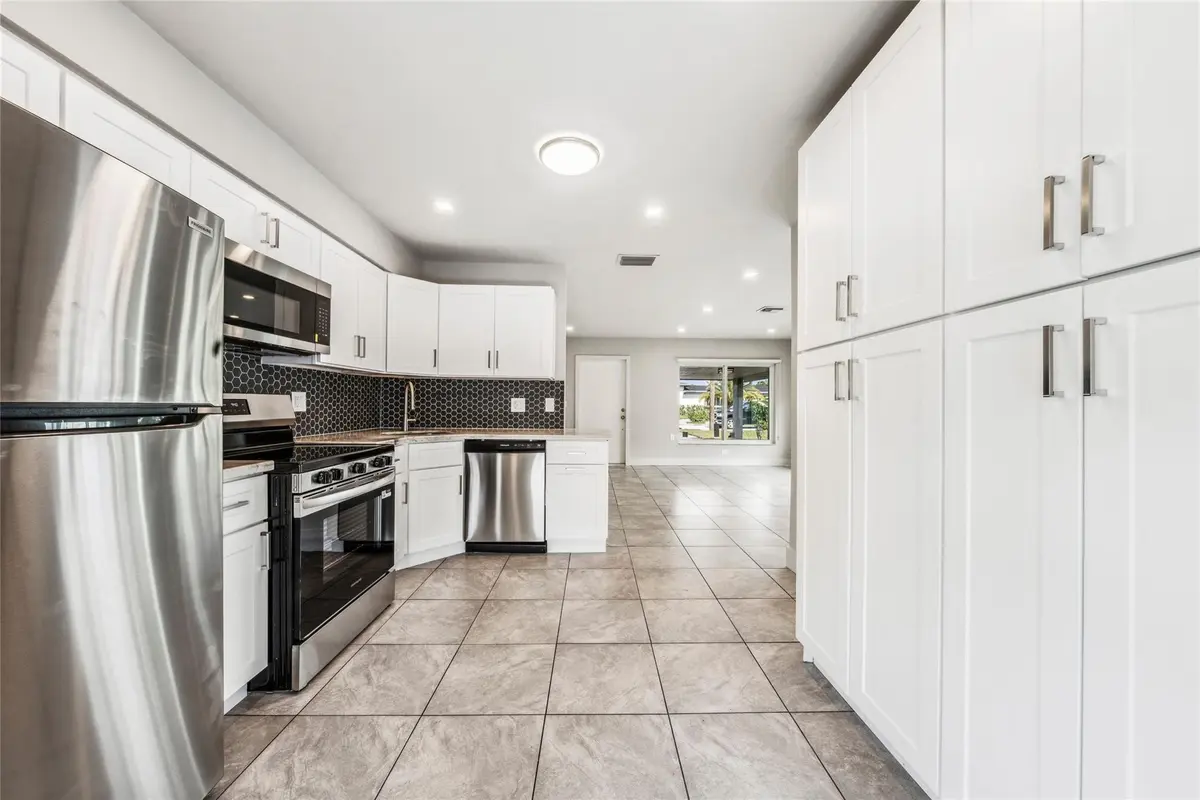 Photo 4 at 4800 NE 4th Avenue, Oakland Park