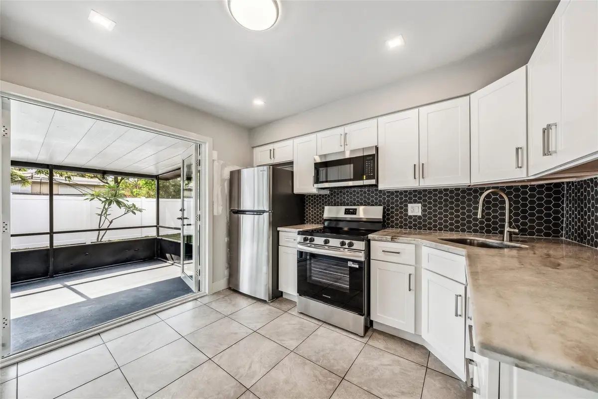 Photo 5 at 4800 NE 4th Avenue, Oakland Park