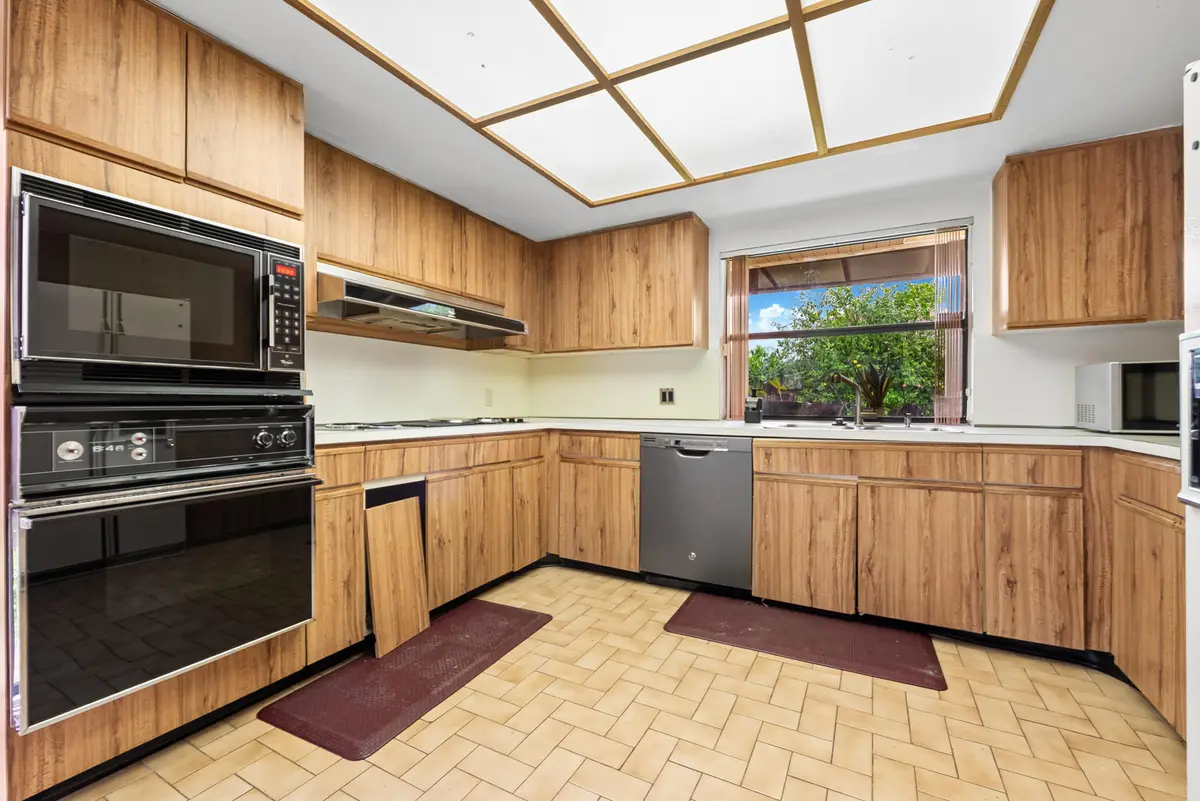 miami7 at 15615 SW 54th Street, Miami