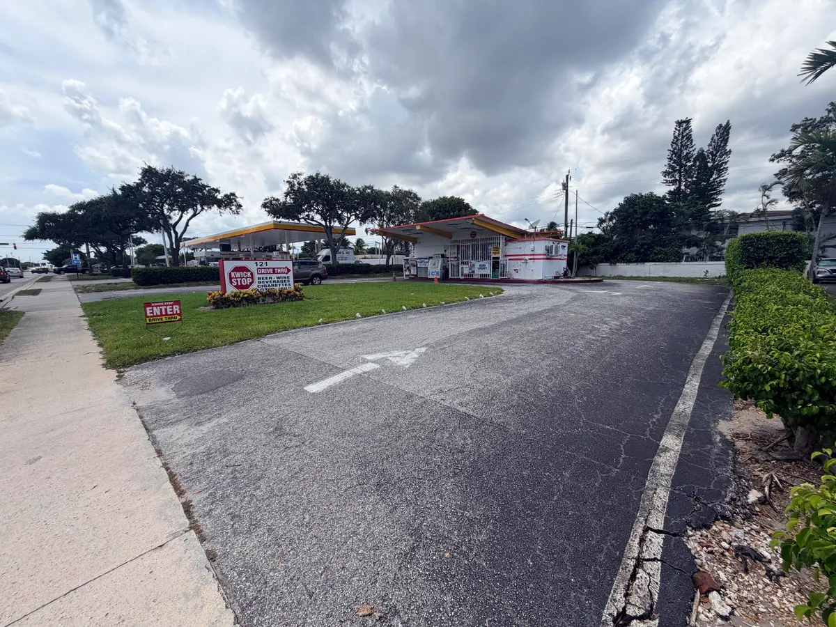 IMG_2497 at 121 E Woolbright Road, Boynton Beach
