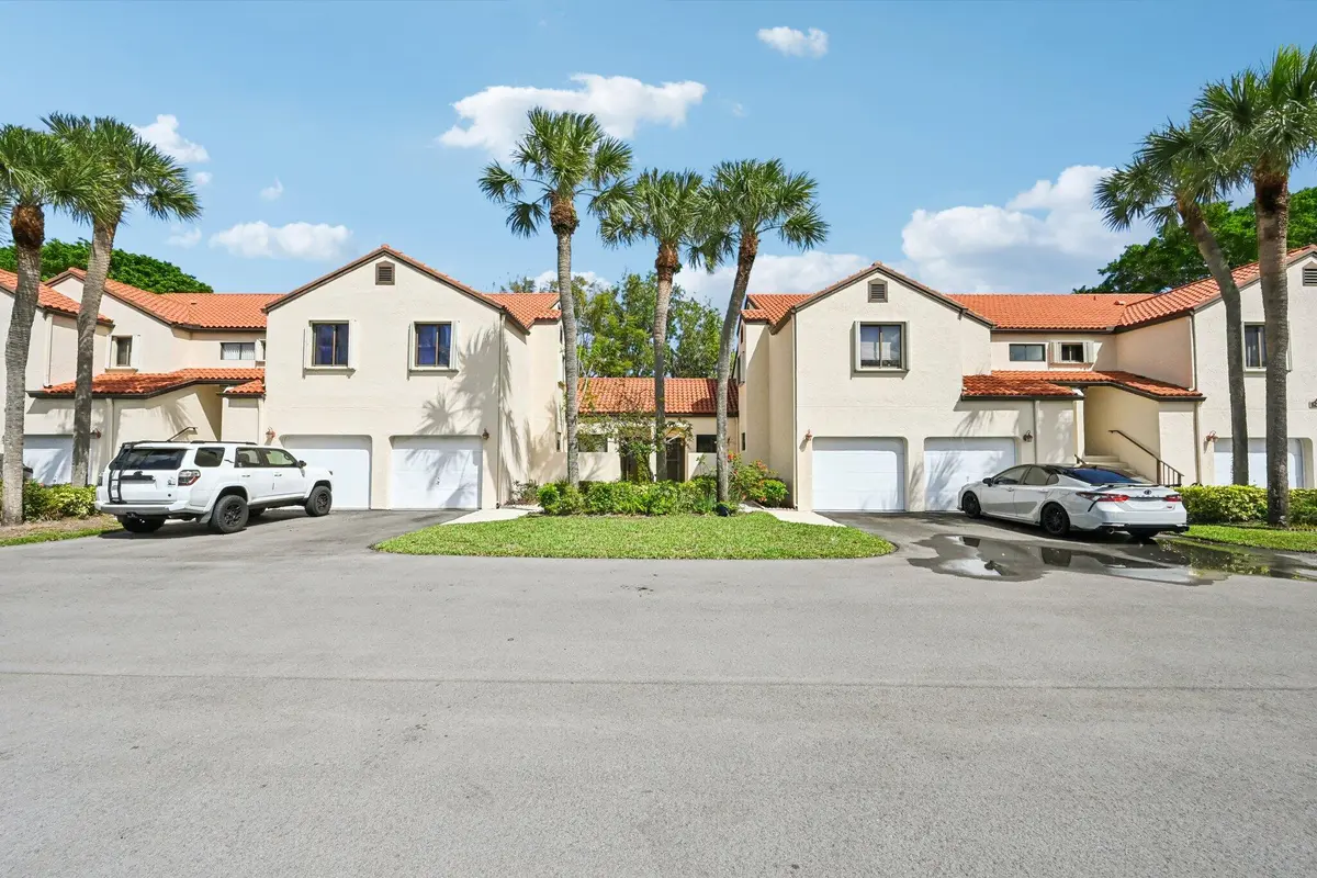 Condo Building Exterior at 22 VIA DE CASAS SUR 103, Boynton Beach