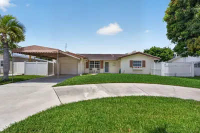 535 NE 8th Avenue, Deerfield Beach – sold