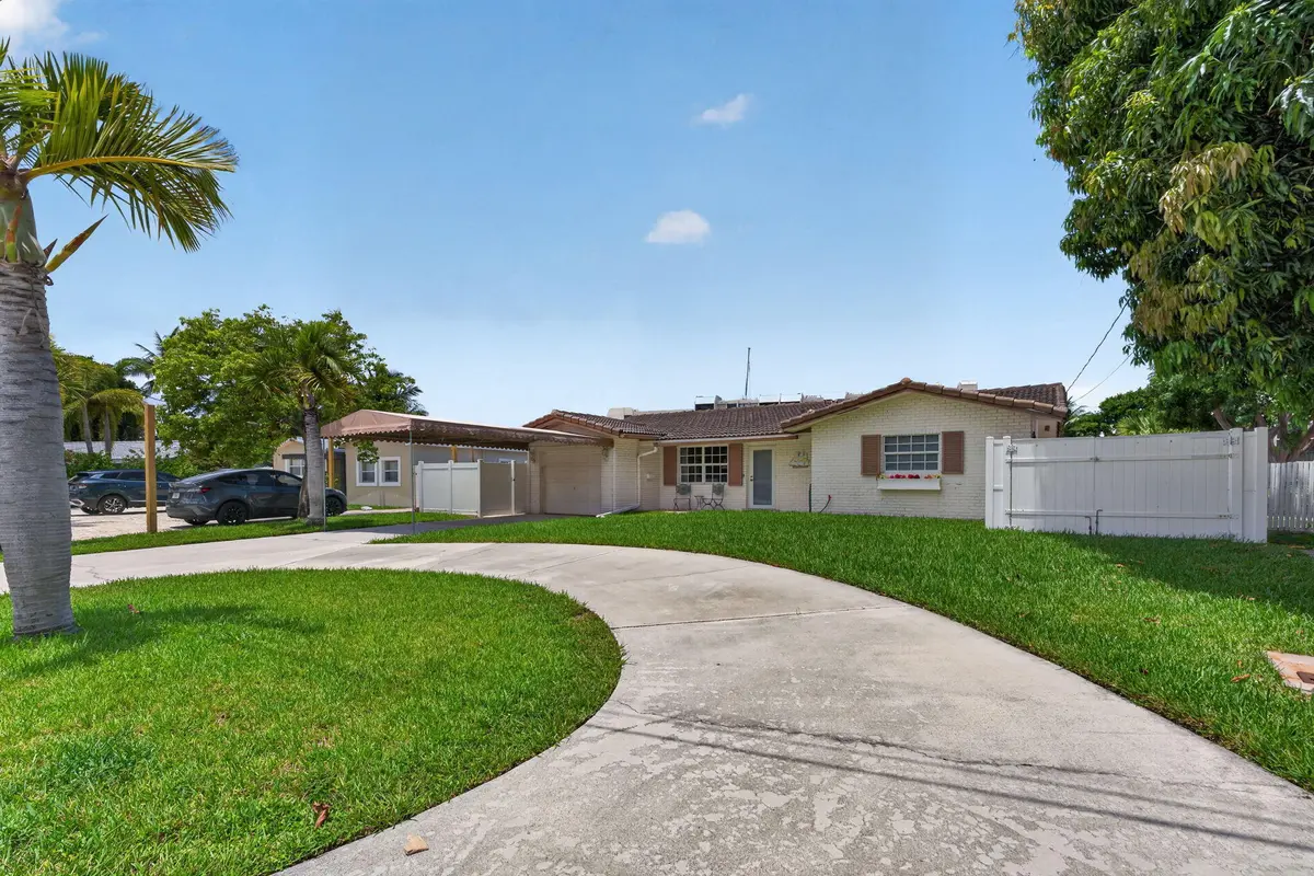 3-web-or-mls-DSC03548 at 535 NE 8th Avenue, Deerfield Beach