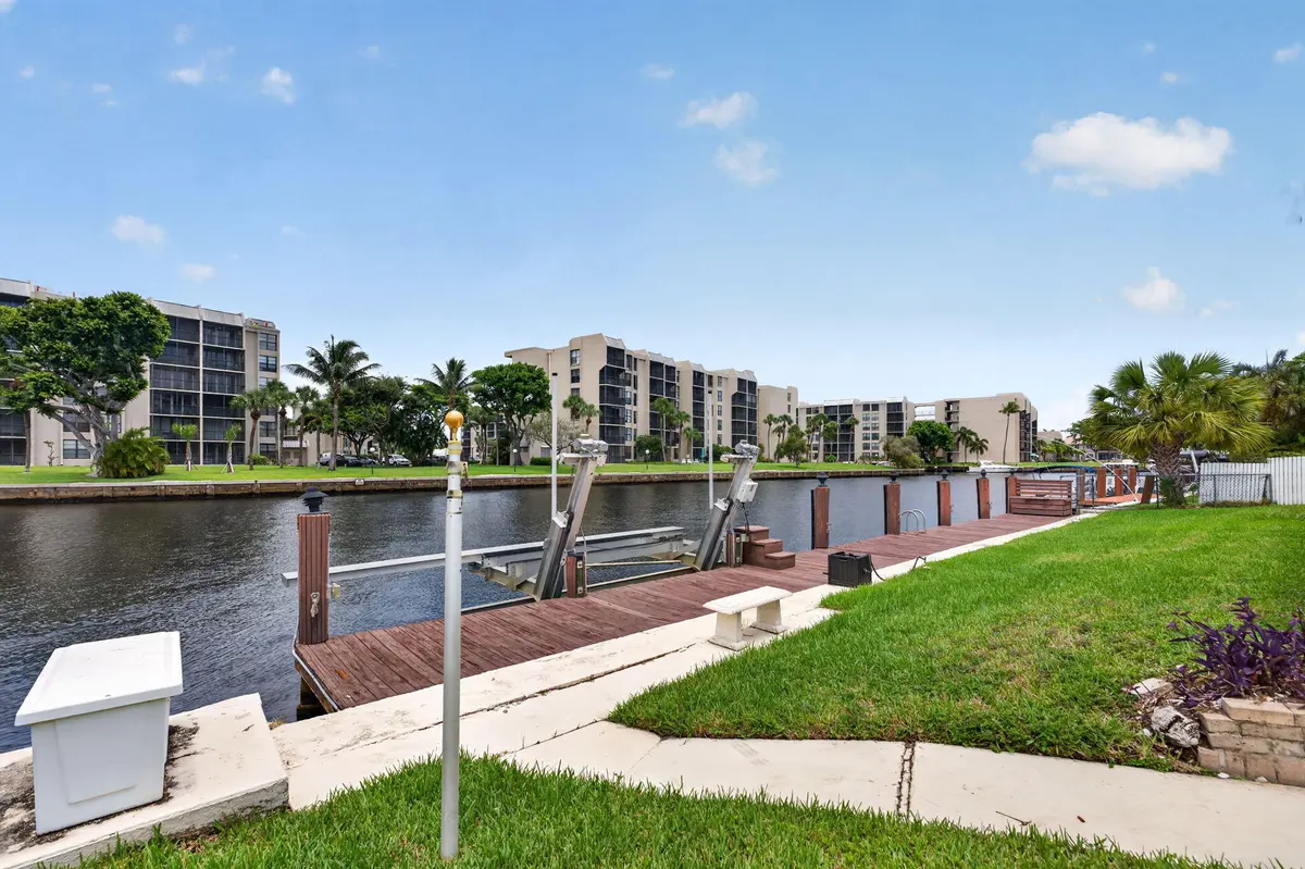 47-web-or-mls-DSC03628 at 535 NE 8th Avenue, Deerfield Beach
