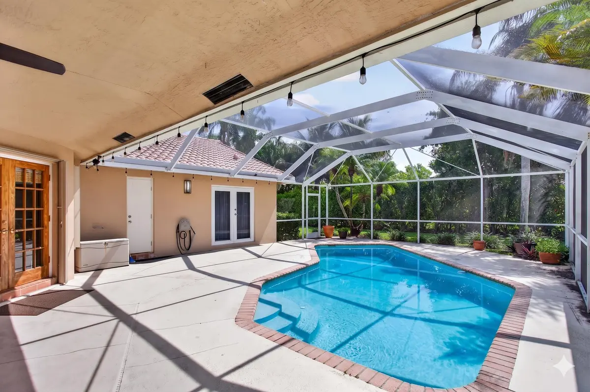 15x30 Pool at 5333 N Springs Way, Coral Springs