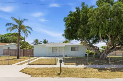 1410 NW 1st Court, Boynton Beach – Single Family Residence for sale
