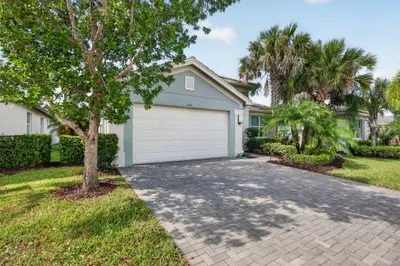 11553 SW Half Moon Lake Lane, Port St. Lucie – Single Family Residence for sale