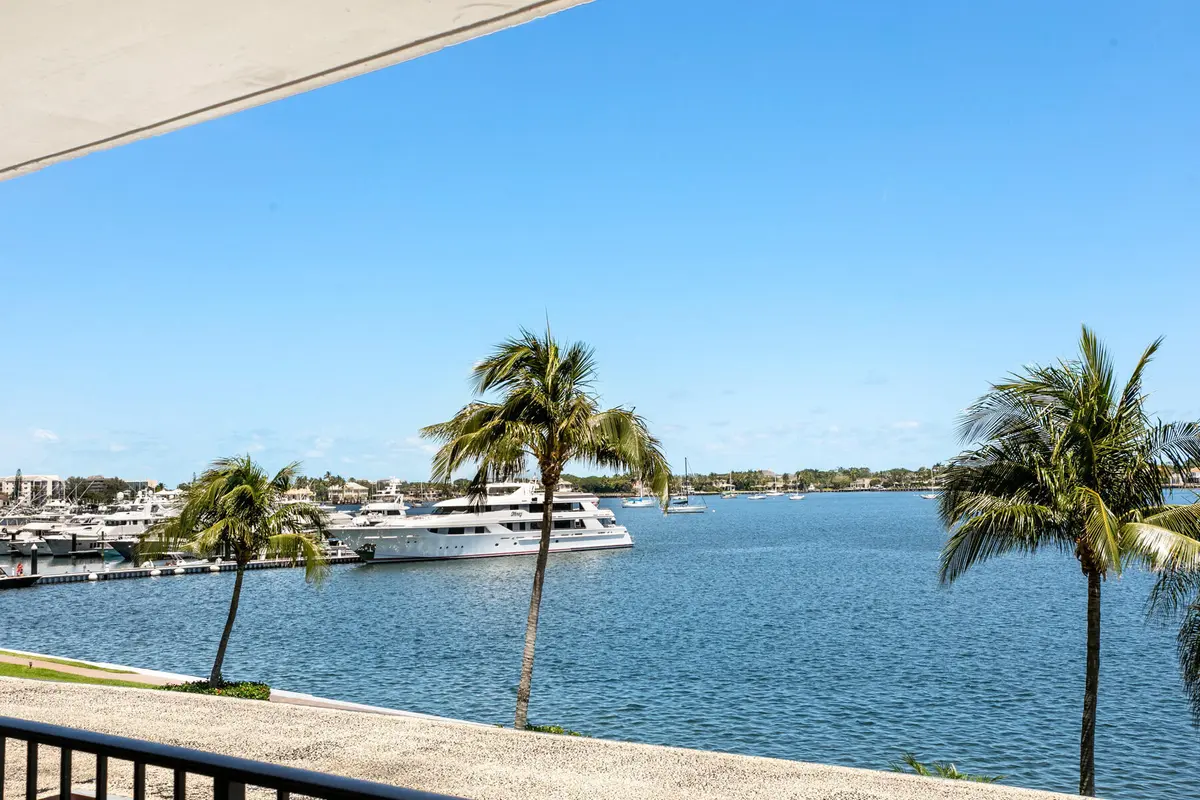 Living Room View at 130 LAKESHORE Drive 322, North Palm Beach
