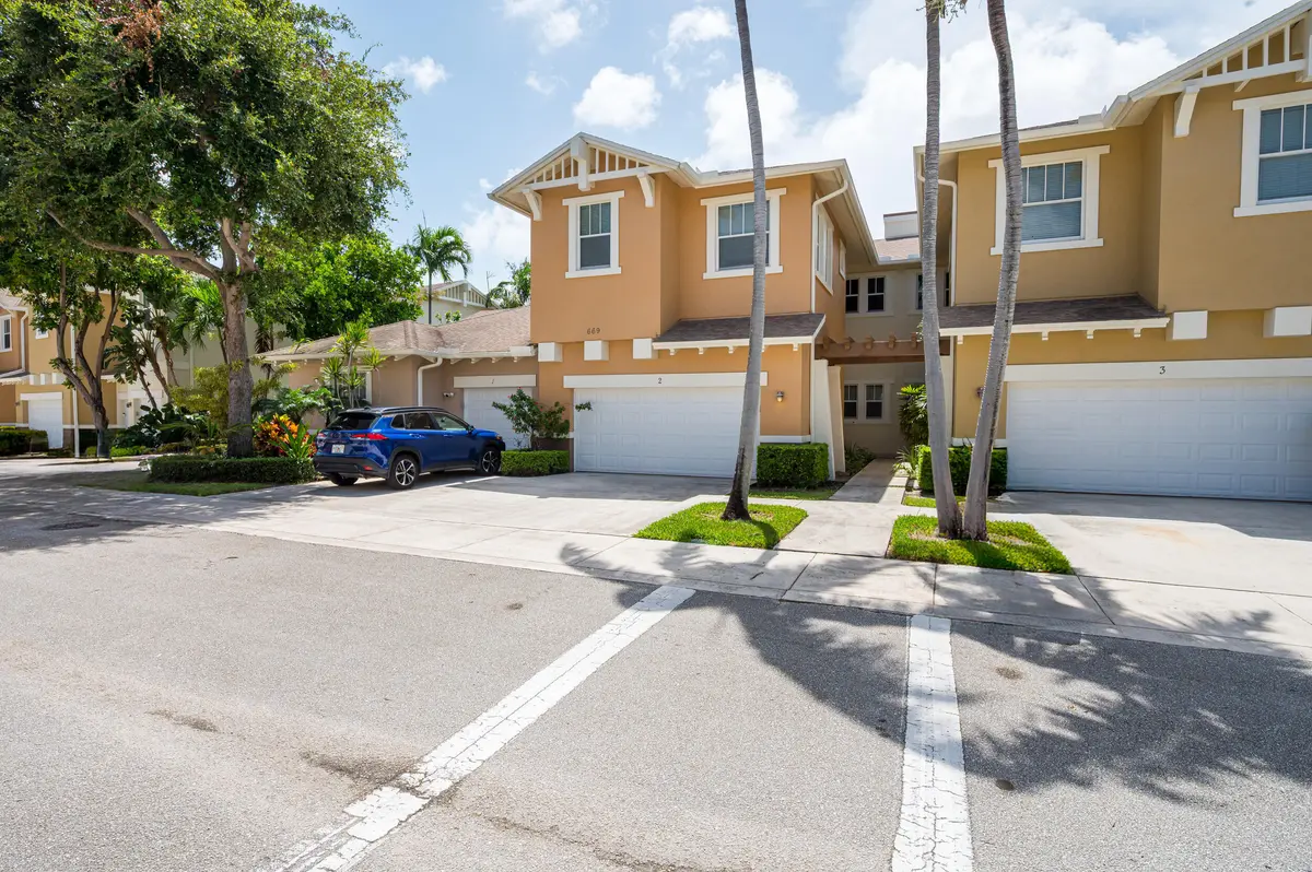 669#2 Pacific Gr Dr at 669 Pacific Grove Drive 2, West Palm Beach