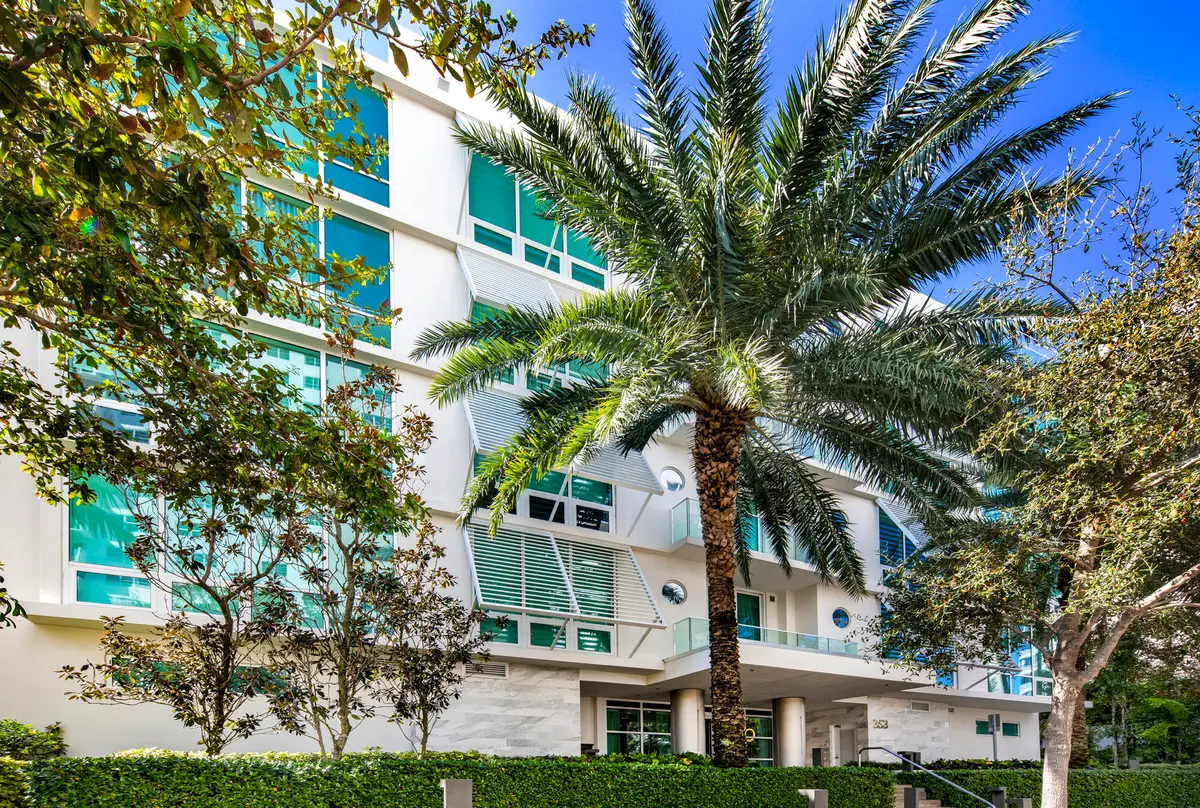 0B9A3638 at 353 SUNSET Drive 202, Fort Lauderdale
