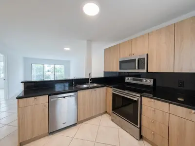 1541 S Ocean Boulevard 219, Pompano Beach – Condominium for sale