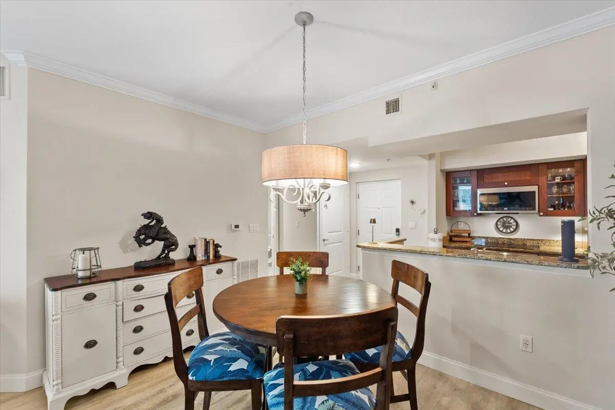 DINING AREA at 815 NW Flagler Avenue 201, Stuart