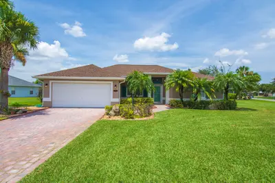 1025 SOUTHLAKES Way, Vero Beach – Single Family Residence for sale