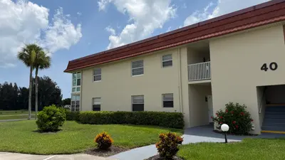 40 WOODLAND Drive 105, Vero Beach – Condominium for sale