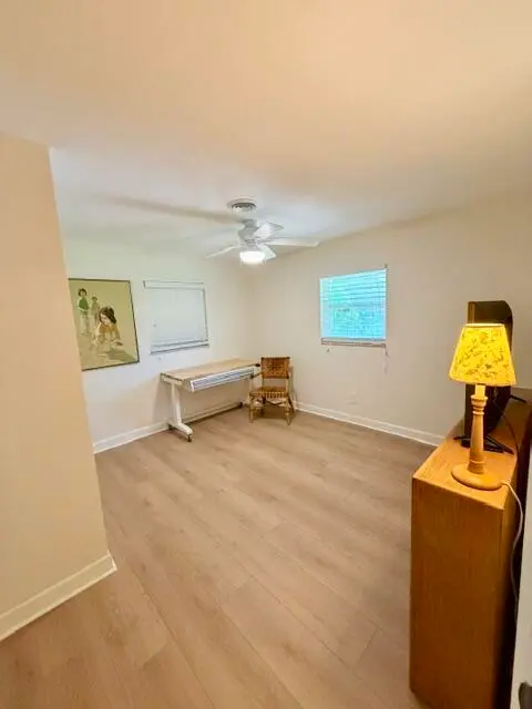room 3 at 3132 NE SAVANNAH Road, Jensen Beach