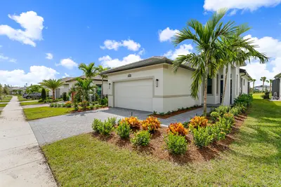 9333 SW Pepoli Way, Port St. Lucie – Single Family Residence for rent