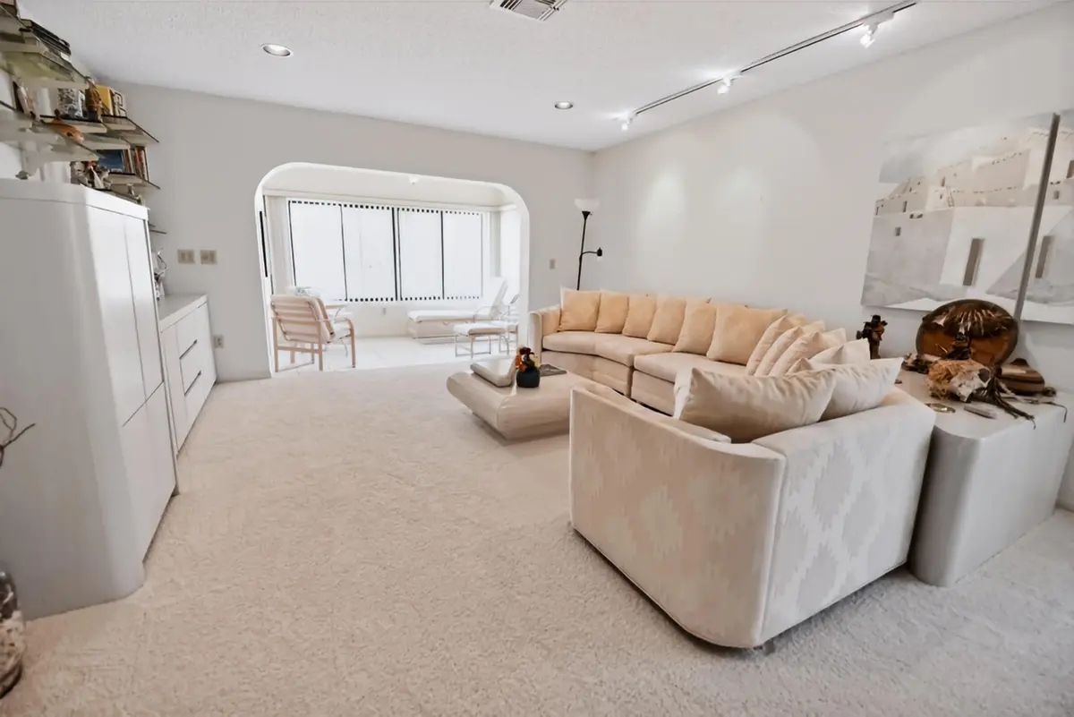 FAMILY ROOM at 11 Southport Lane H, Boynton Beach