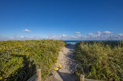 2565 S OCEAN Boulevard 1040, Palm Beach – Condominium for rent