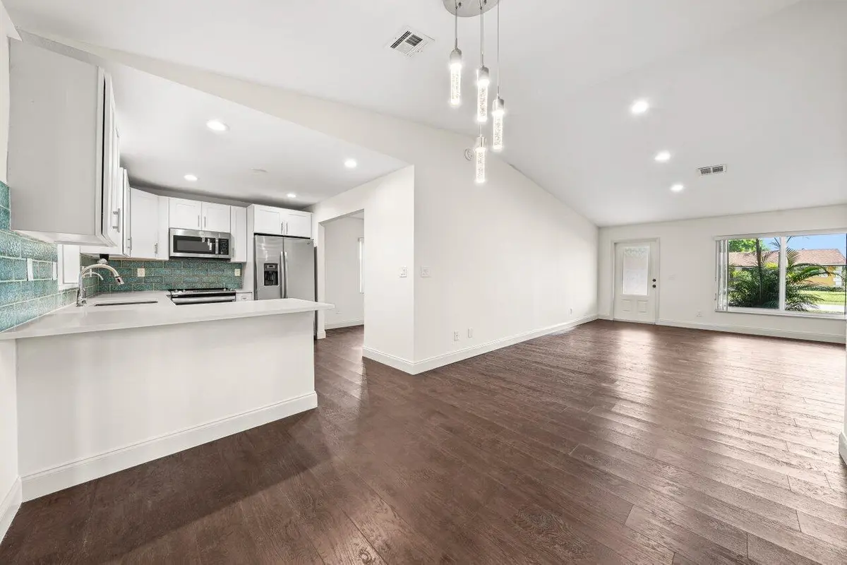 Living Space at 638 SW 4th Avenue, Boynton Beach