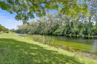 130 LAKE MERYL Drive 227, West Palm Beach – Condominium for sale