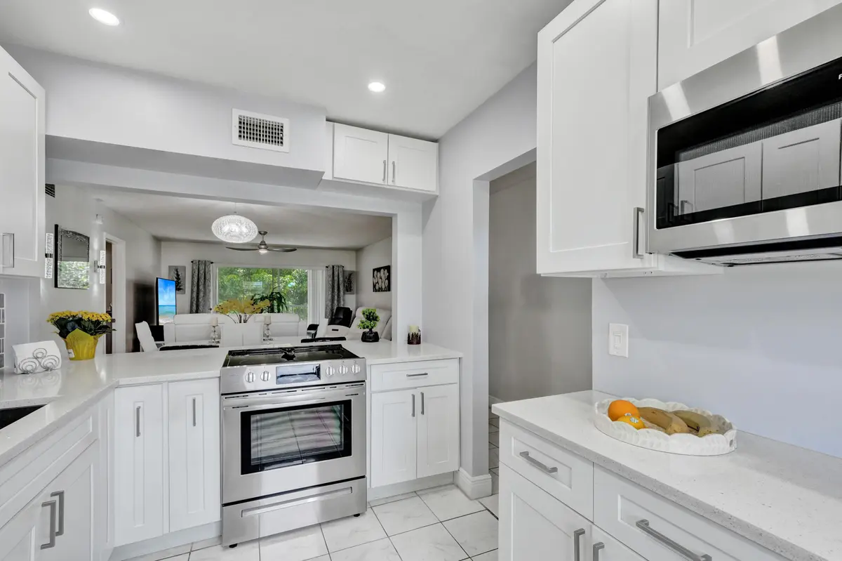 DSC09974 at 130 LAKE MERYL Drive 227, West Palm Beach