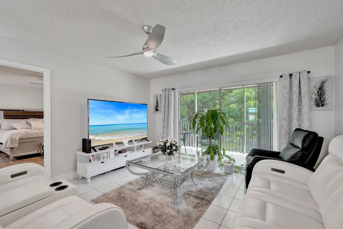 DSC00008 at 130 LAKE MERYL Drive 227, West Palm Beach
