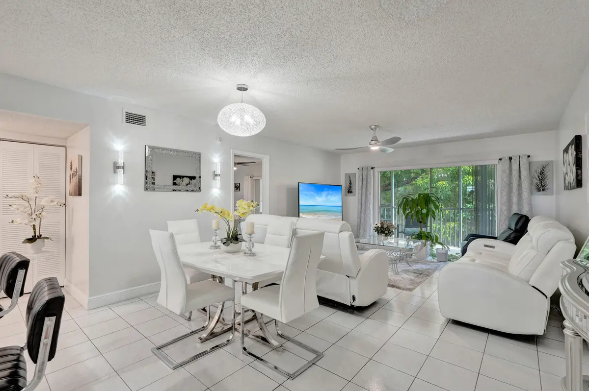 DSC09989 at 130 LAKE MERYL Drive 227, West Palm Beach