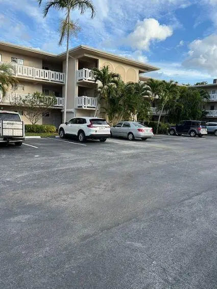 Bldg 19 at 2566 S Garden Drive 202, Lake Worth