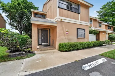 2231 NW 45TH Avenue, Coconut Creek – Townhouse for sale