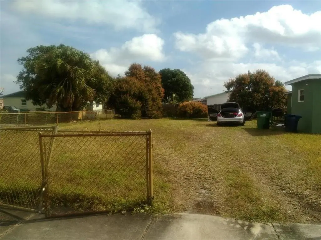 Photo 4 at 2951 NW 208TH Terrace, Miami Gardens