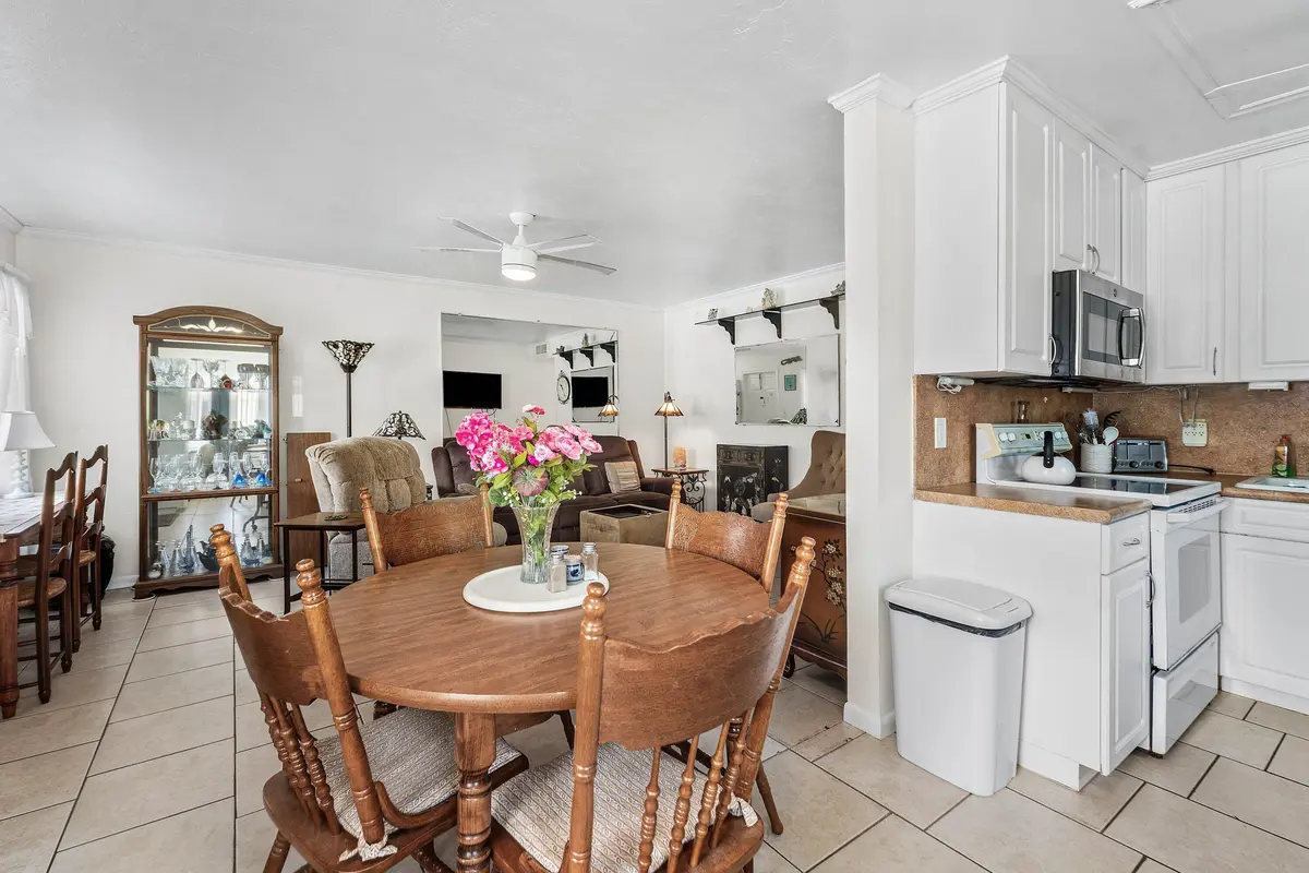 005-3120LakeOsborneDrive-106-LakeWorthBe at 3120 LAKE OSBORNE Drive Bldg 7 Apt106, Lake Worth Beach
