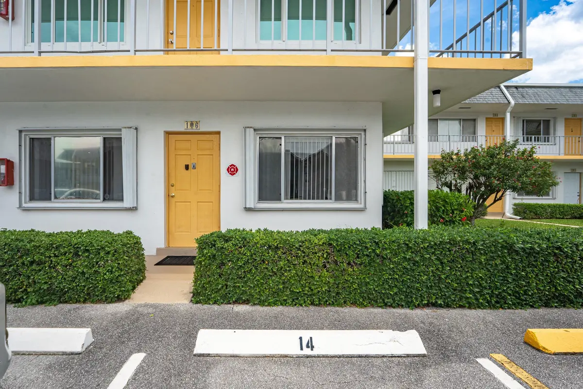 002-3120LakeOsborneDrive-106-LakeWorthBe at 3120 LAKE OSBORNE Drive Bldg 7 Apt106, Lake Worth Beach