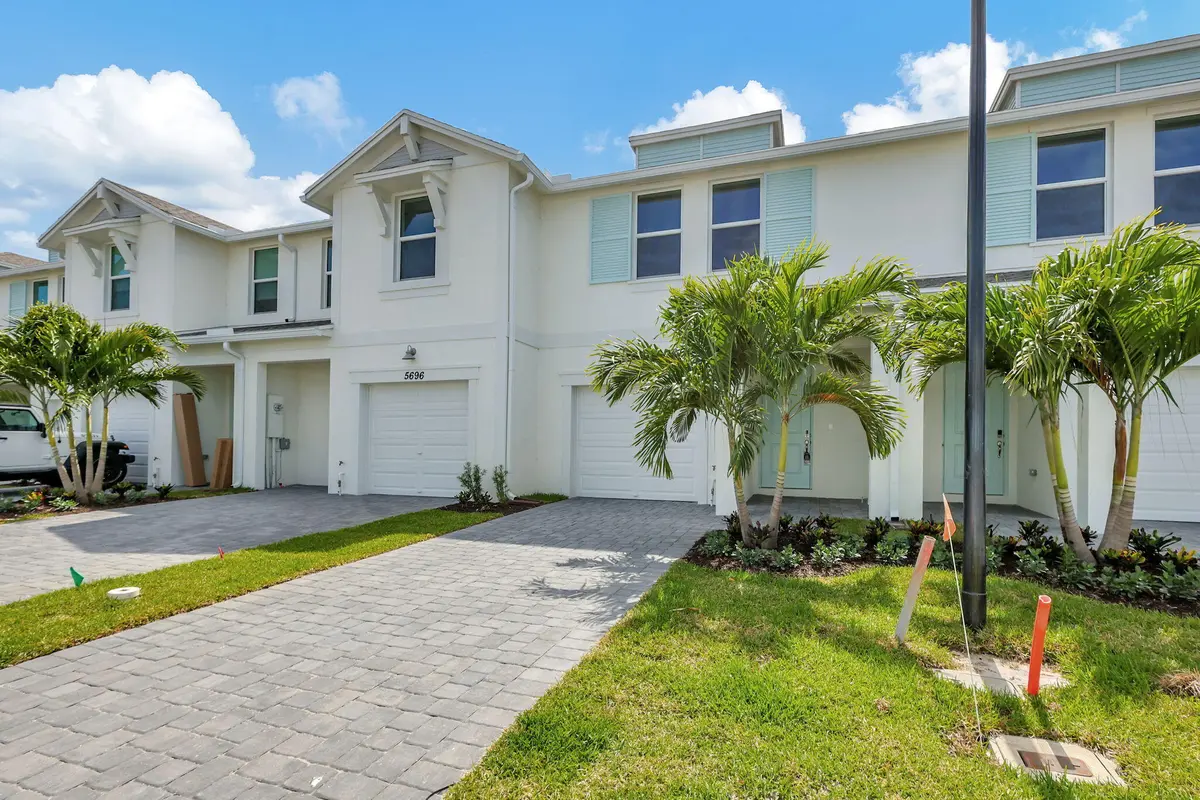 Townhome Exterior at 5694 SE EDGEWATER Circle, Stuart