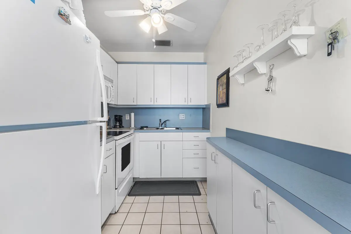 006-3160LakeOsborneDrive-206-LakeWorthBe at 3160 LAKE OSBORNE Drive Bldg 6 Unit 206, Lake Worth Beach