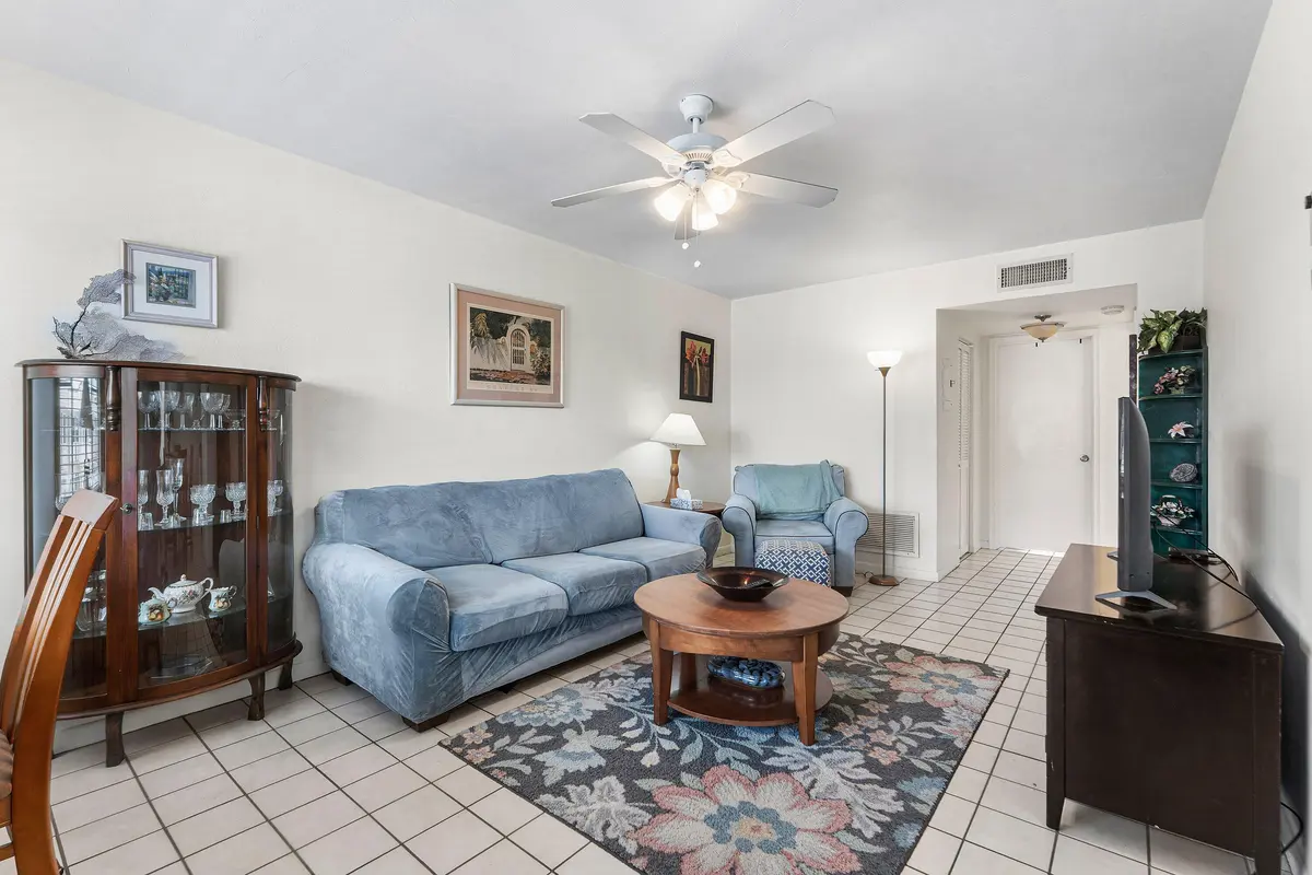 003-3160LakeOsborneDrive-206-LakeWorthBe at 3160 LAKE OSBORNE Drive Bldg 6 Unit 206, Lake Worth Beach