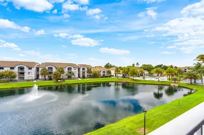 2620 S University Drive 308, Davie – sold