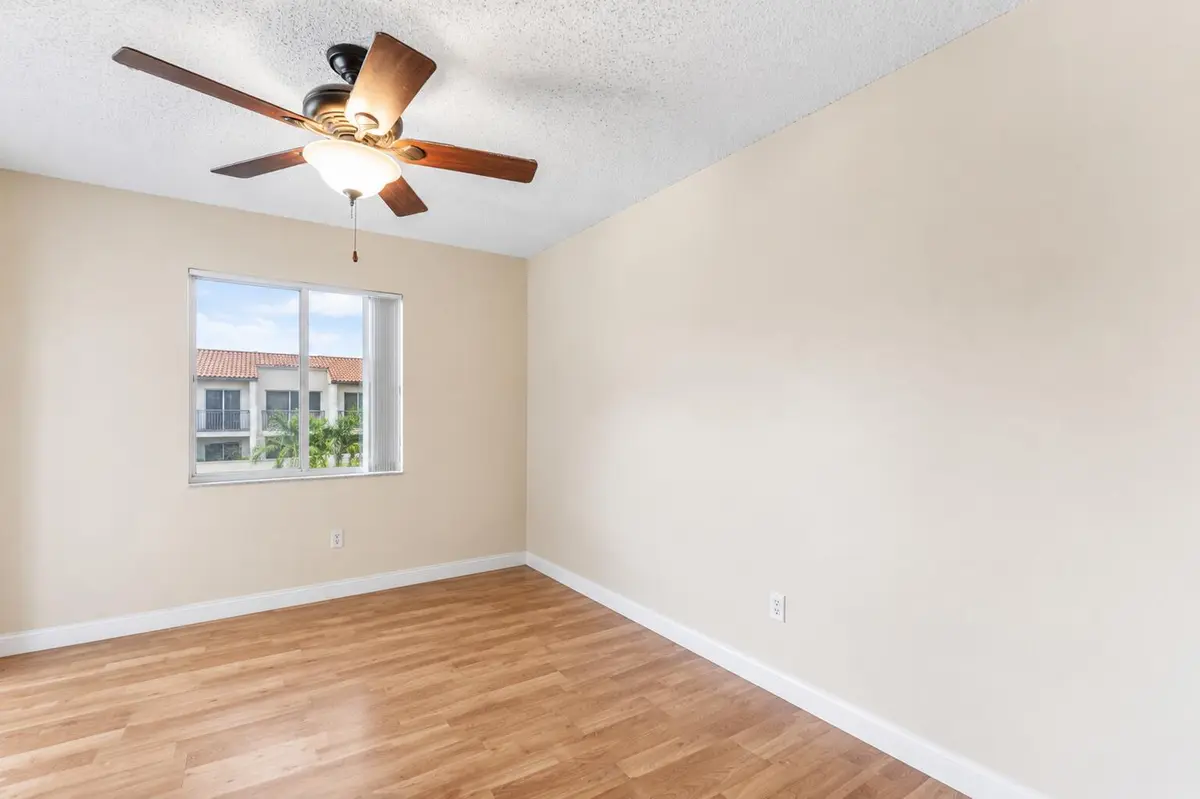 2620 S University Drive 308 at 2620 S University Drive 308, Davie