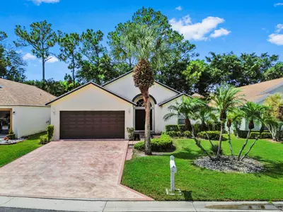 320 Hammocks Trail, Greenacres – Single Family Residence for sale