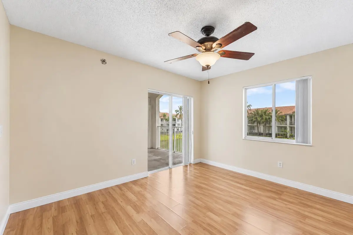 2620 S University Drive 308 at 2620 S University Drive 308, Davie