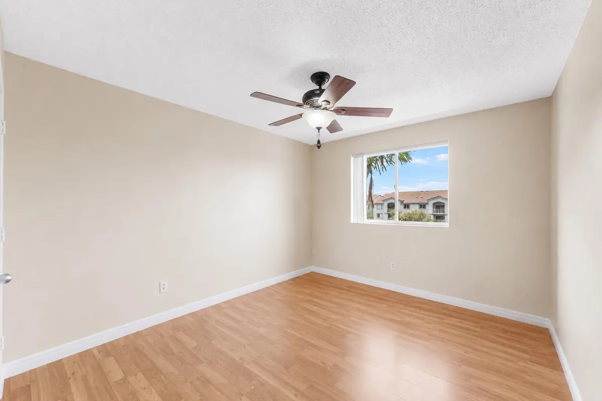 2620 S University Drive 308 at 2620 S University Drive 308, Davie
