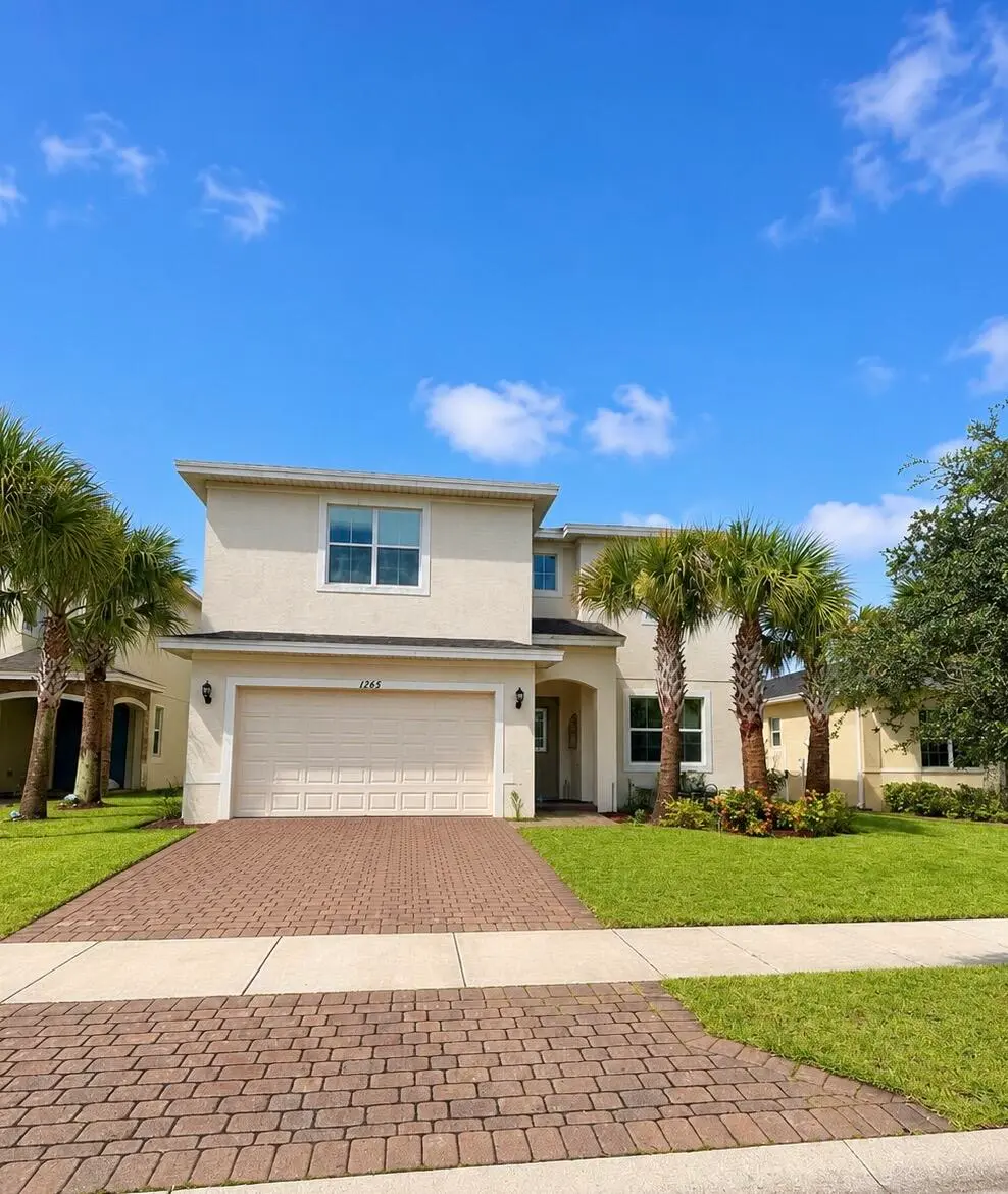 66EA8598-DC20-4A47-A960-EE8A1965302F at 1265 NW LEONARDO Circle, Port St. Lucie