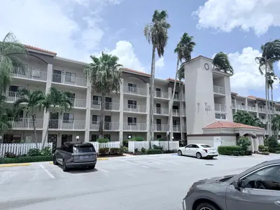 6241 POINTE REGAL Circle 404, Delray Beach – Condominium for sale
