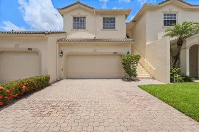 8133 Mulligan Circle, Port St. Lucie – Townhouse for sale