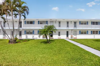 1115 LAKE Terrace 103, Boynton Beach – Condominium for sale