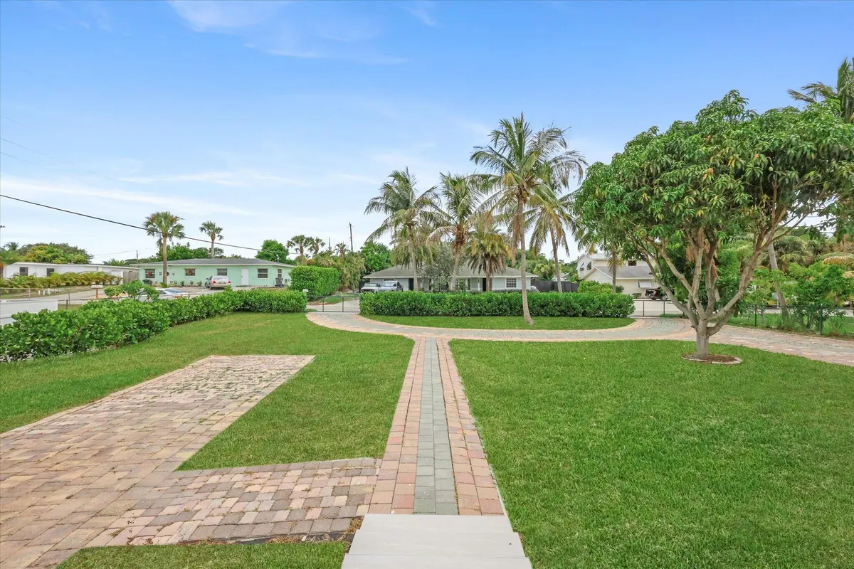 01-1 at 1803 Service Road, North Palm Beach