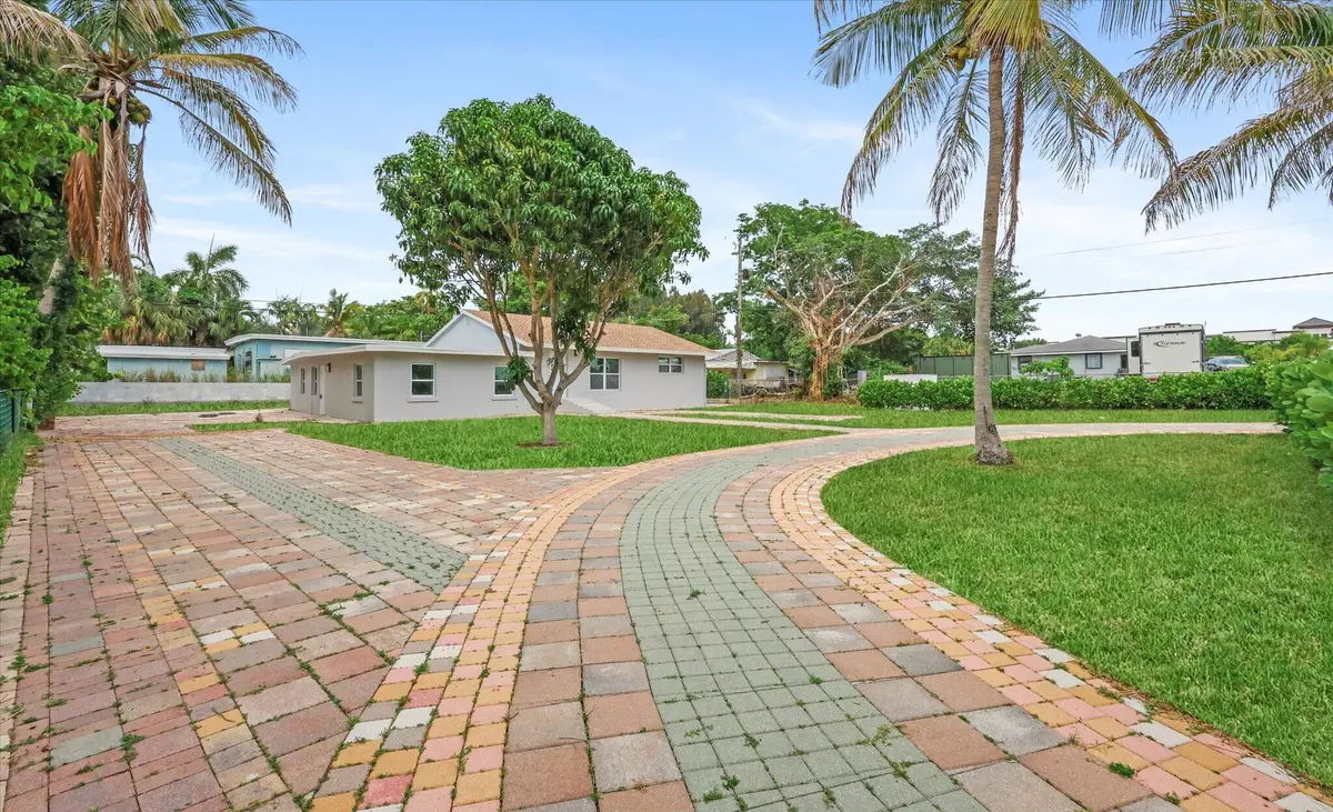 03-3 at 1803 Service Road, North Palm Beach