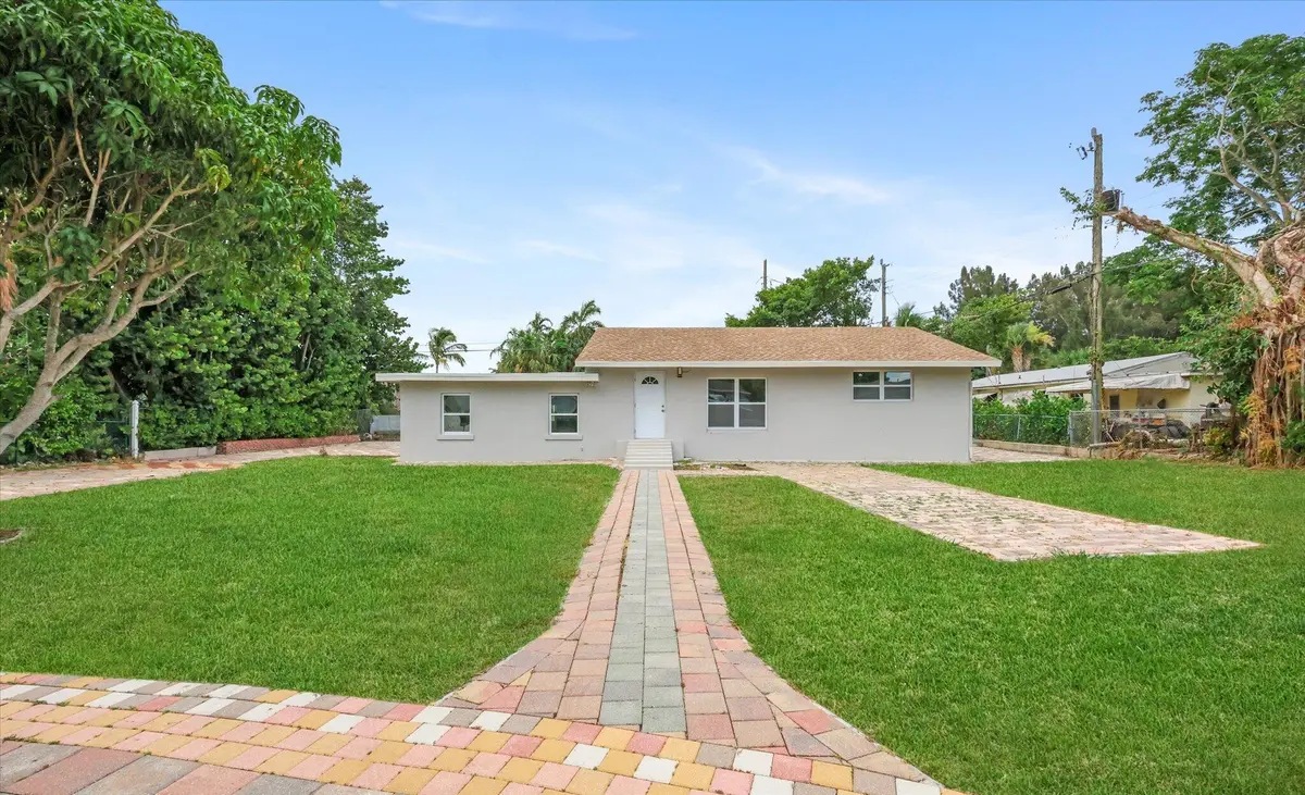 04-4 at 1803 Service Road, North Palm Beach