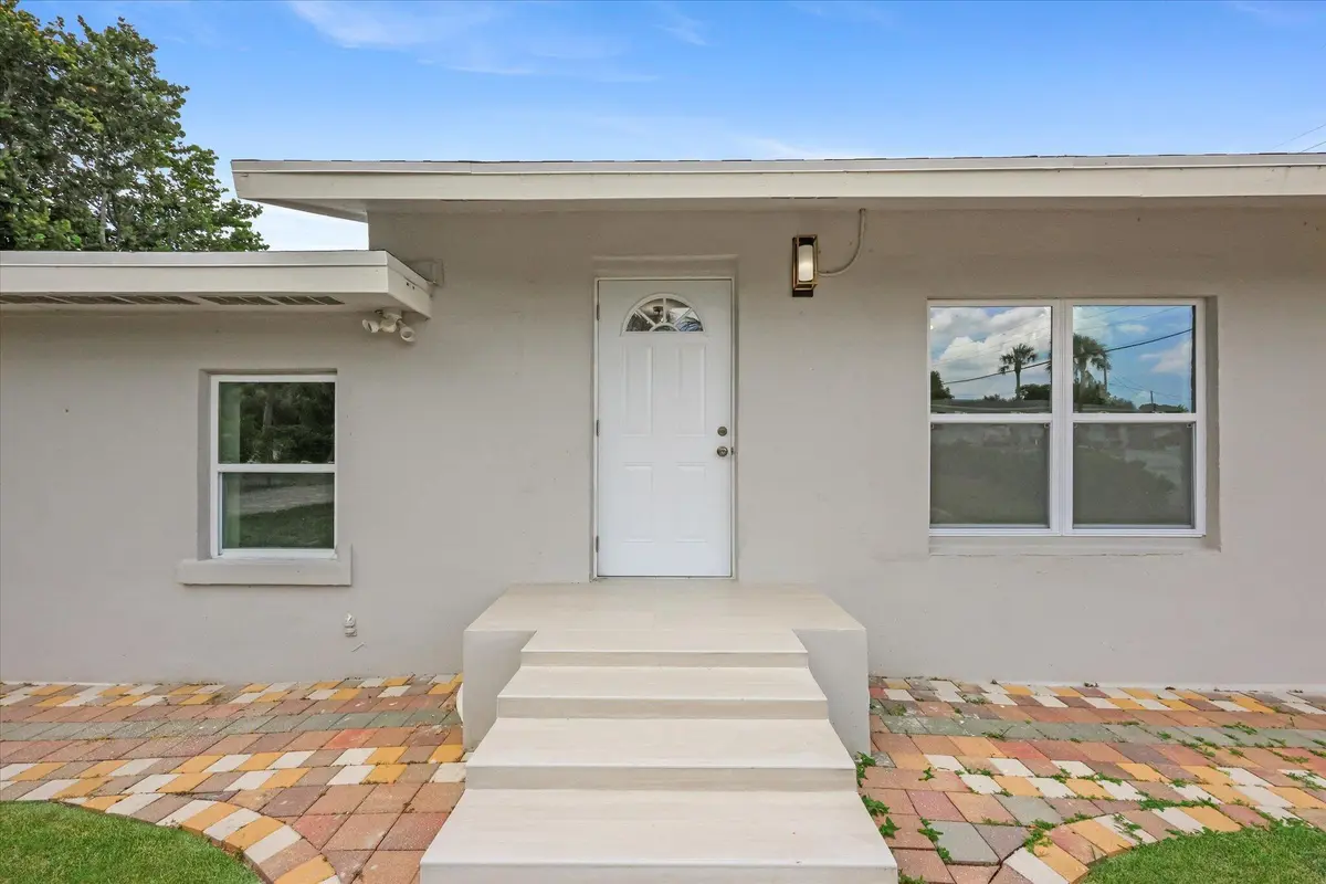 05-5 at 1803 Service Road, North Palm Beach