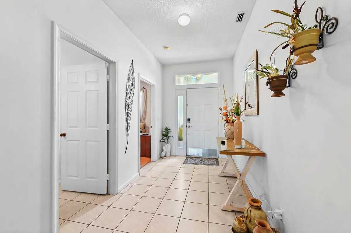 06 Foyer 02 at 1308 Fishers Place, Greenacres