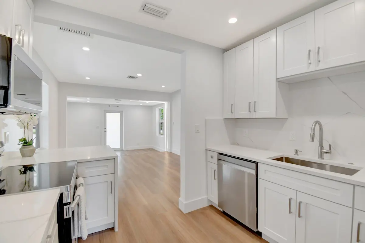 26-web-or-mls-DSC_4763 at 420 SW 13TH Street, Fort Lauderdale